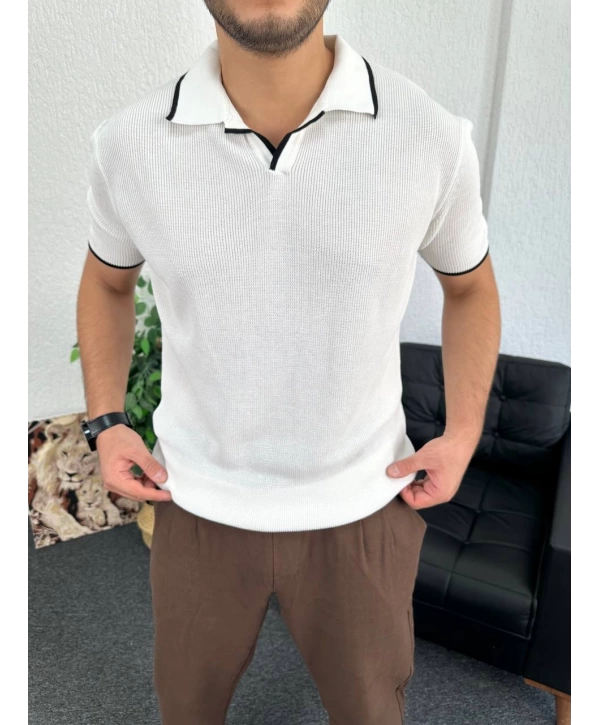 Beyaz Örme Kumaş Şeritli Apaç Yaka Tişört