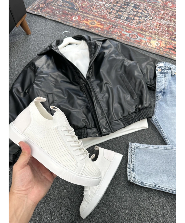 Siyah Deri Oversize Bomber Ceket & Mavi Kar Yıkama Boyfriend Kot Pantolon Kombin