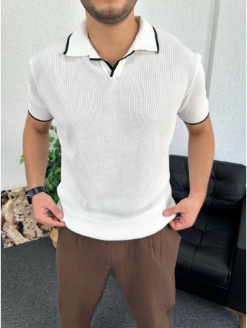 Beyaz Örme Kumaş Şeritli Apaç Yaka Tişört