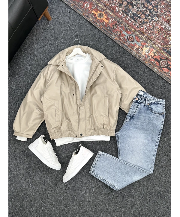 Bej Deri Oversize Bomber Ceket & Mavi Kar Yıkama Boyfriend Kot Pantolon Kombin