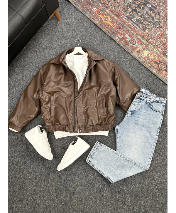 Kahverengi Deri Oversize Bomber Ceket & Mavi Kar Yıkama Boyfriend Kot Pantolon Kombin