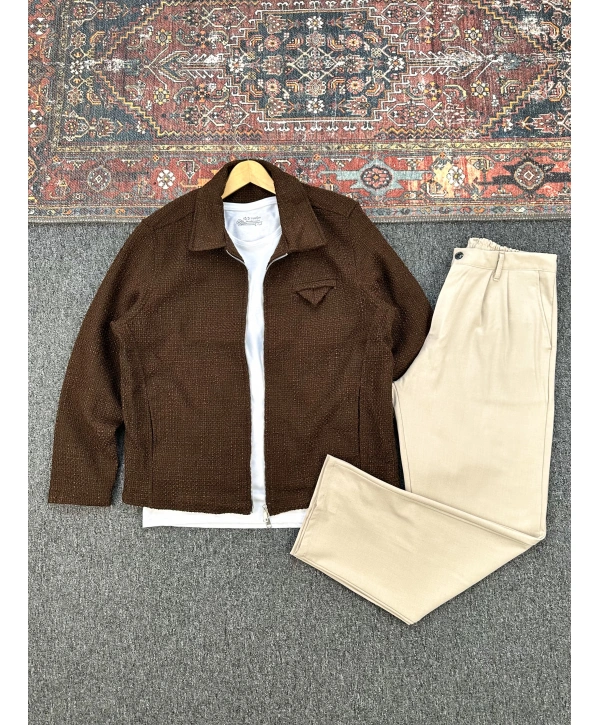 Kahverengi Örme Hasır Kumaş Ceket & Bej Pileli Kumaş Baggy Pantolon