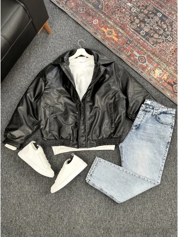 Siyah Deri Oversize Bomber Ceket & Mavi Kar Yıkama Boyfriend Kot Pantolon Kombin