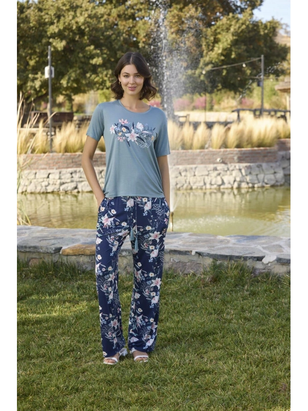 Seraviax Çiçek ve Yaprak Desenli ve Baskılı Pijama Takımı