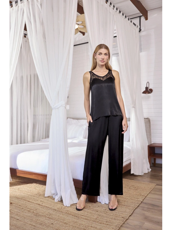 Seraviax Viskon Dantelli ve Dekolteli Saten Pijama Takımı
