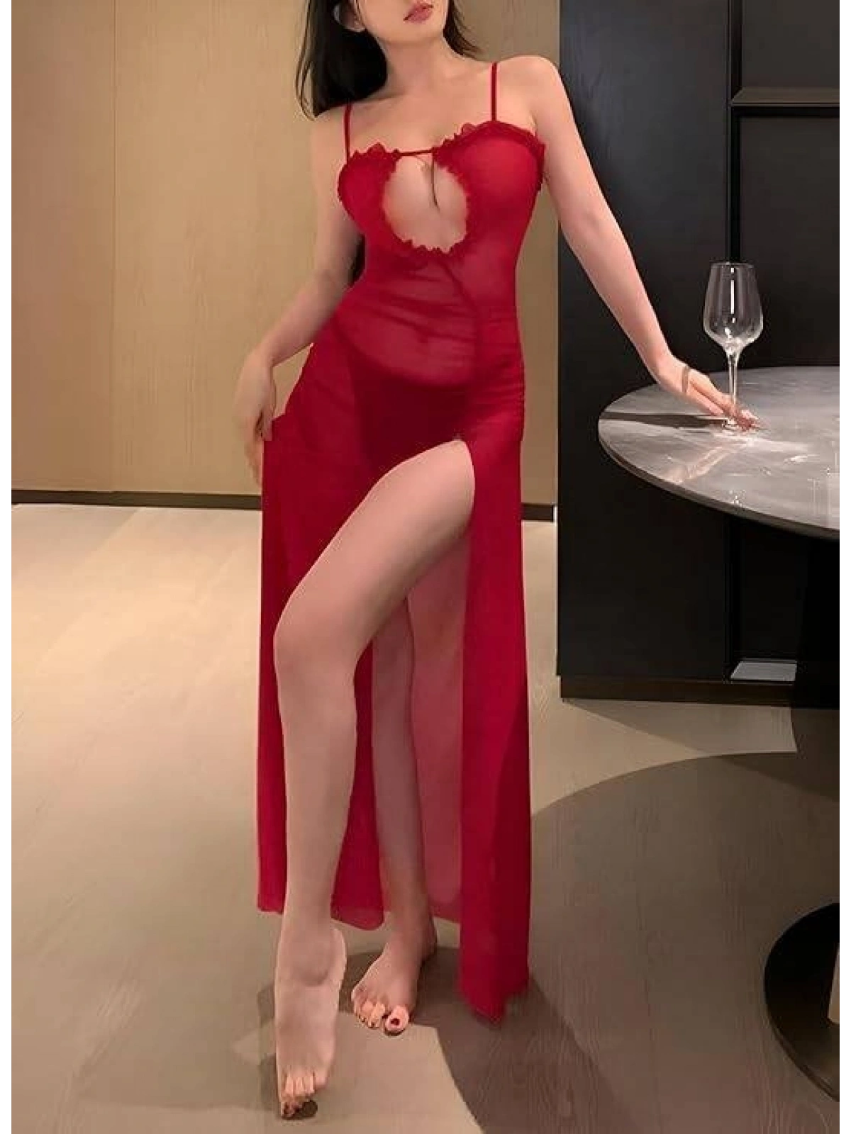 Kadın Kırmızı Transparan Yırtmaçlı Fantezi Gecelik