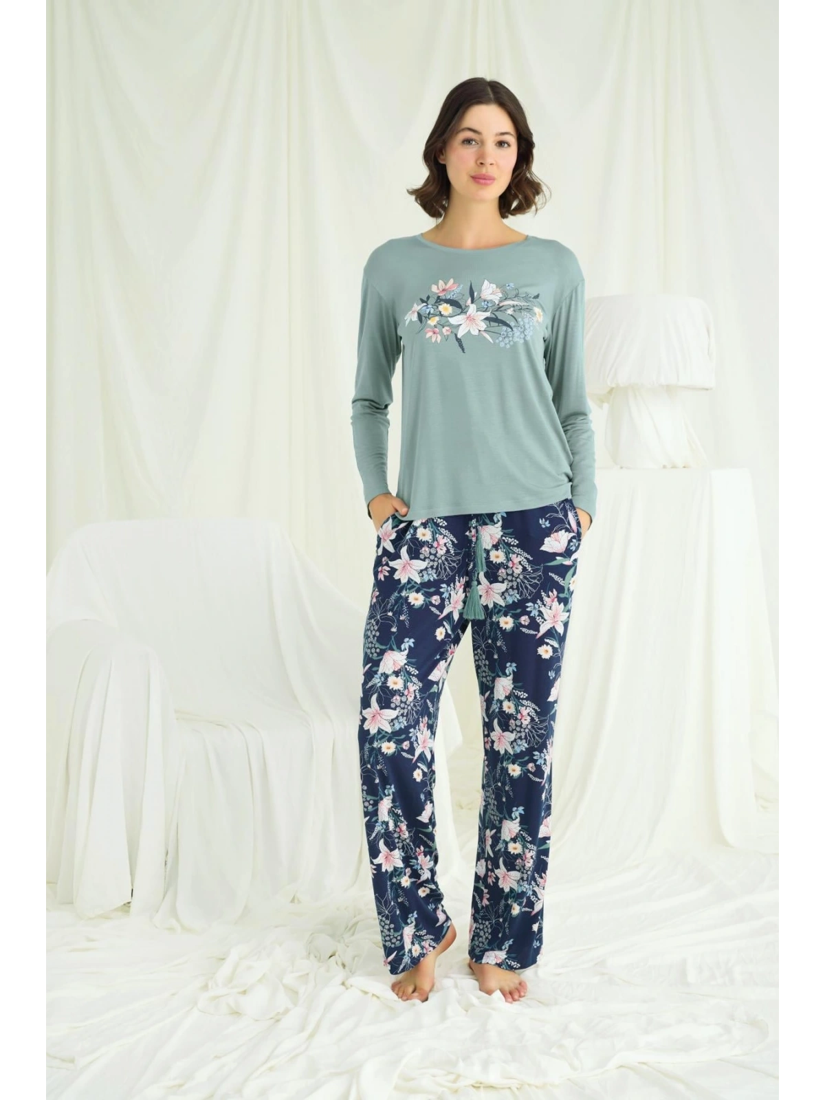 Seraviax Çiçek ve Yaprak Desenli Baskılı Pijama Takımı