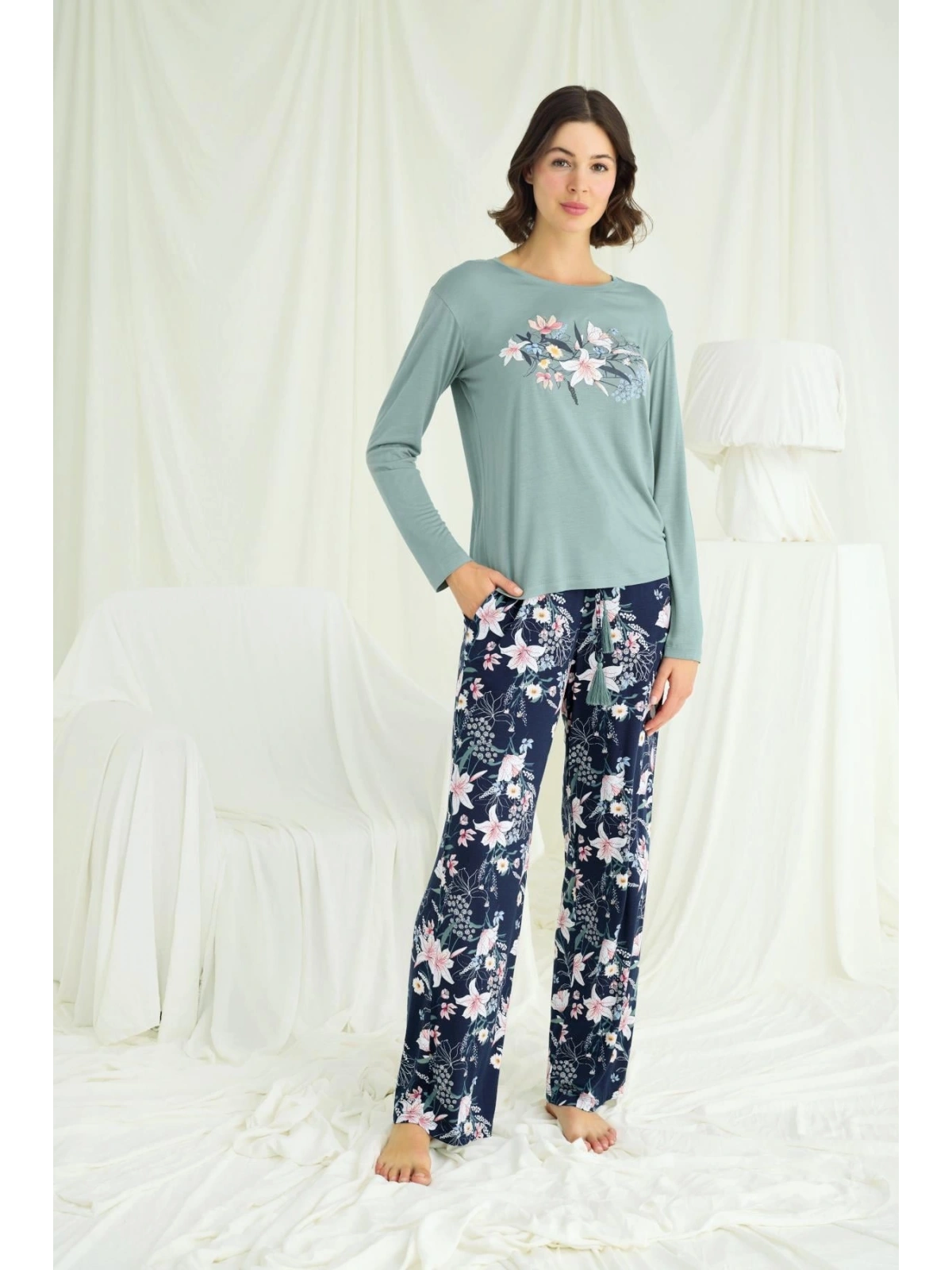 Seraviax Çiçek ve Yaprak Desenli Baskılı Pijama Takımı