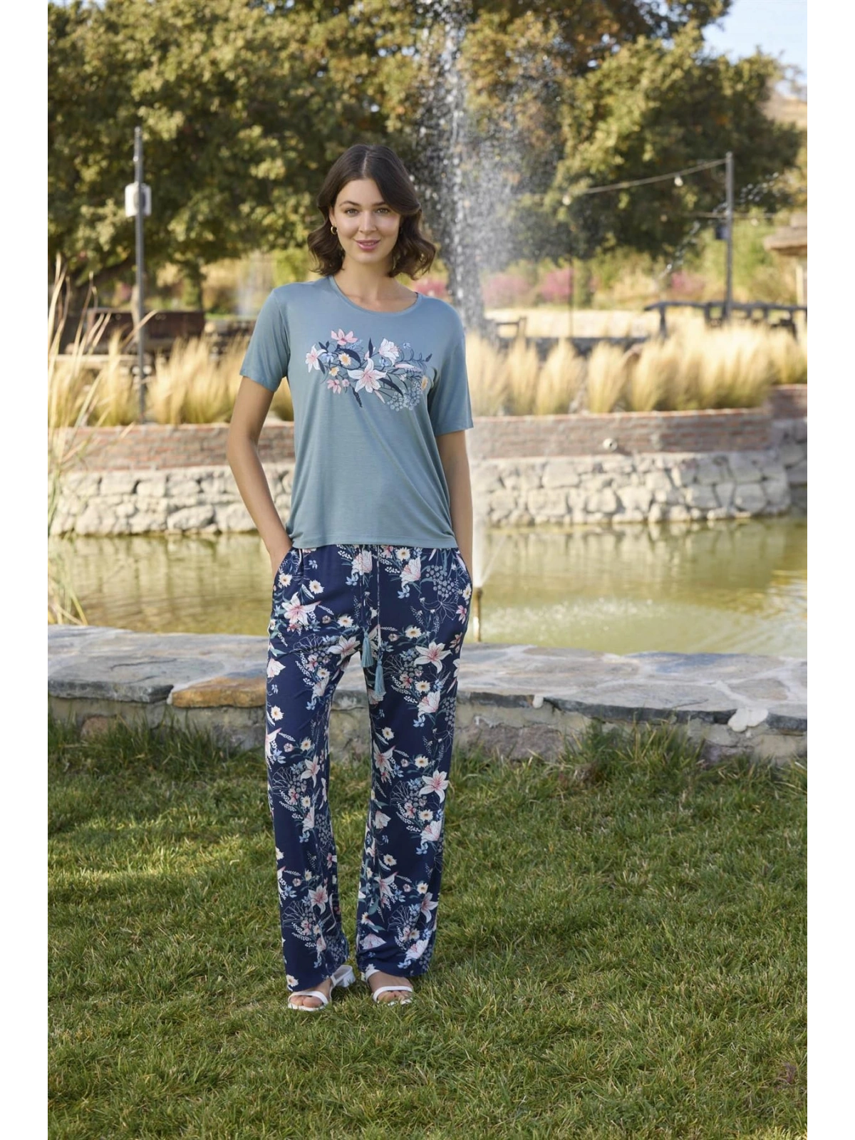 Seraviax Çiçek ve Yaprak Desenli ve Baskılı Pijama Takımı