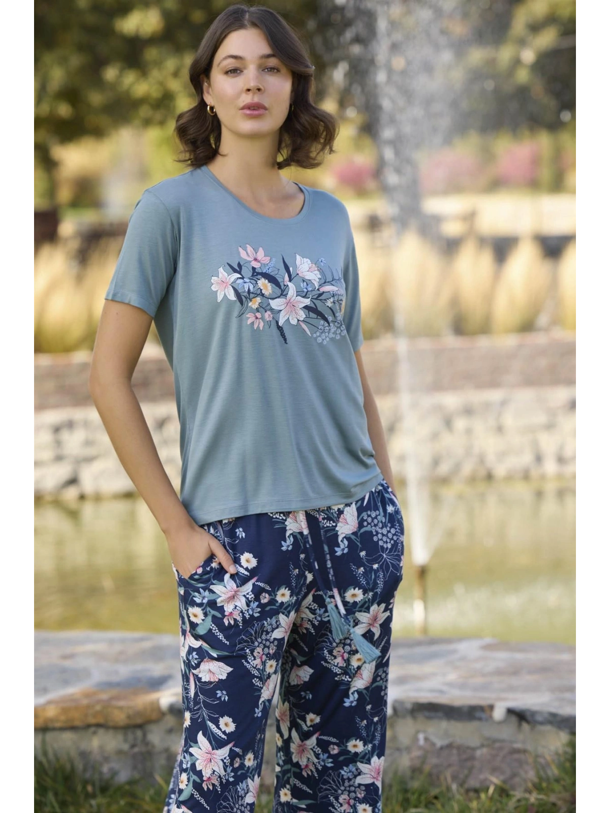Seraviax Çiçek ve Yaprak Desenli ve Baskılı Pijama Takımı