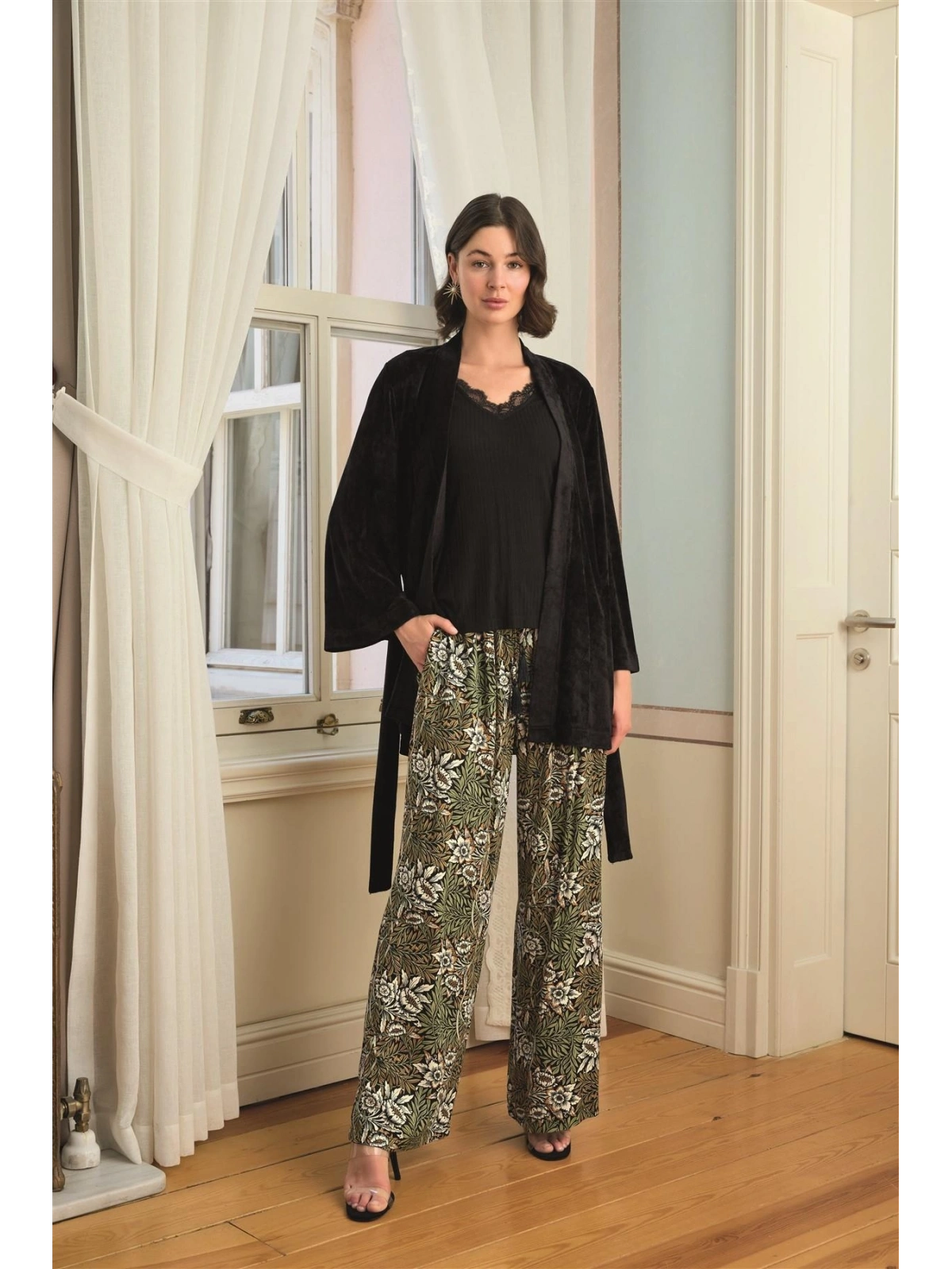 Seraviax Çiçek Yaprak ve Etnik Desenli Dantelli 3lü Pijama Takımı