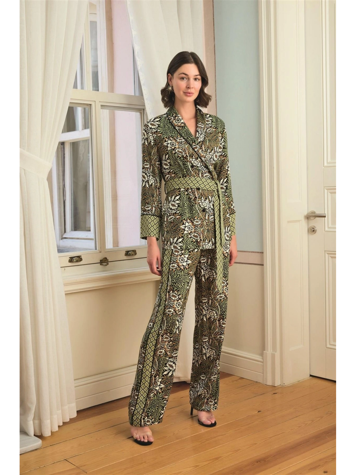 Seraviax Çiçek Yaprak ve Etnik Desenli Pijama Takımı