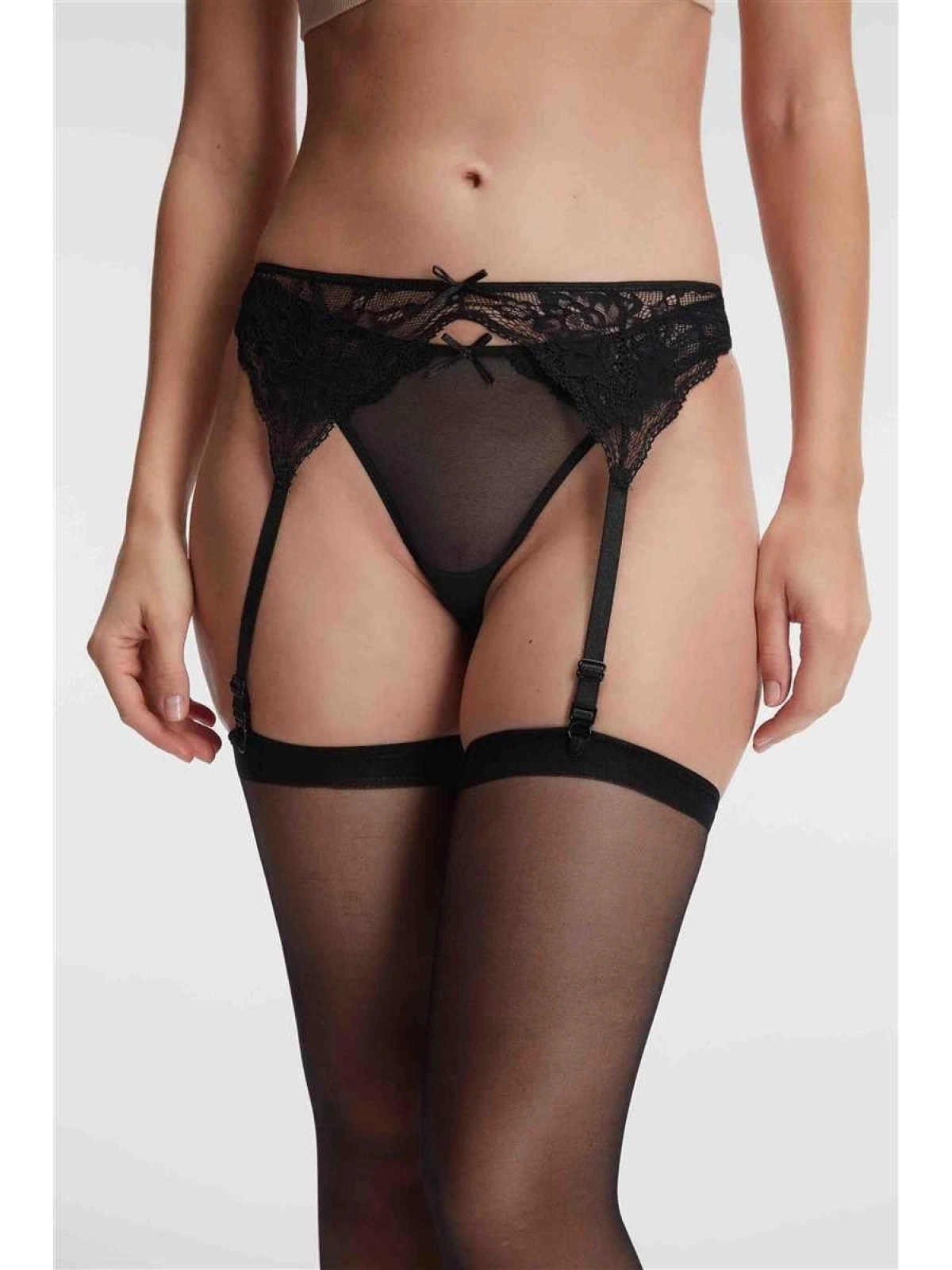 Seraviax Dantelli Jartiyer String ve Çorap 3lü Takım