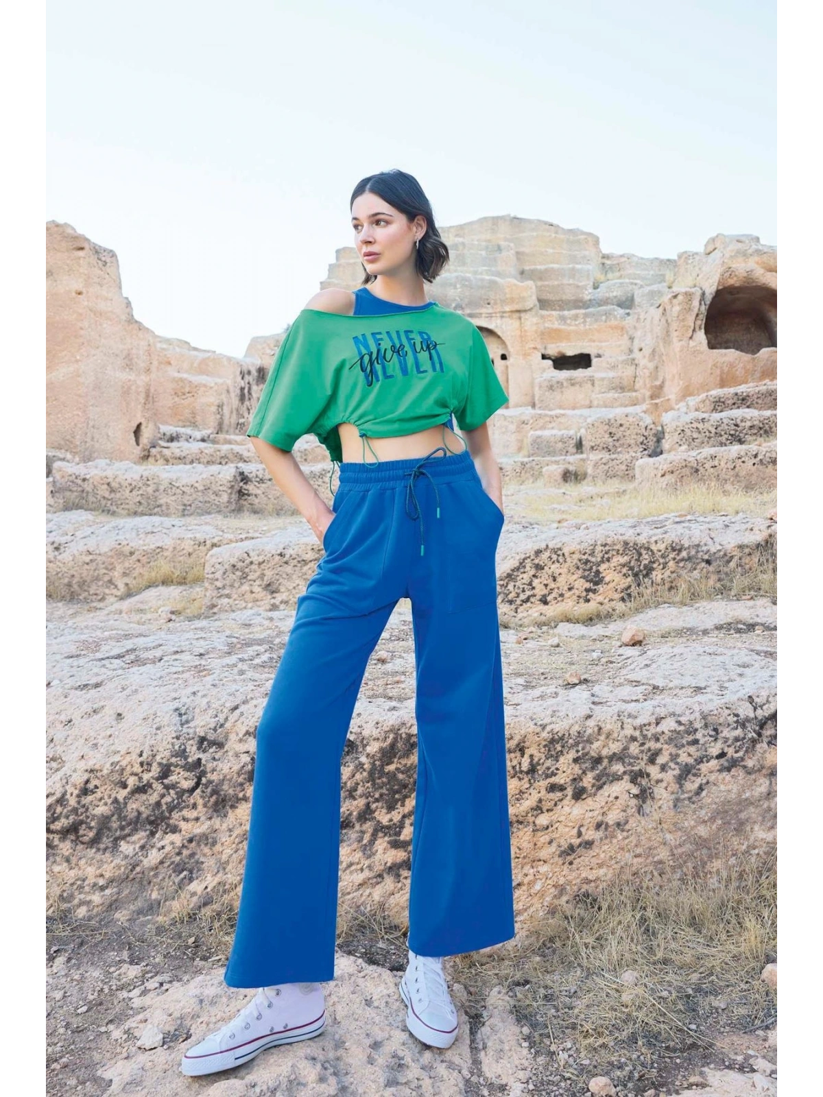Seraviax Kısa Kollu Never Give Up 3lü Crop Eşofman Takımı