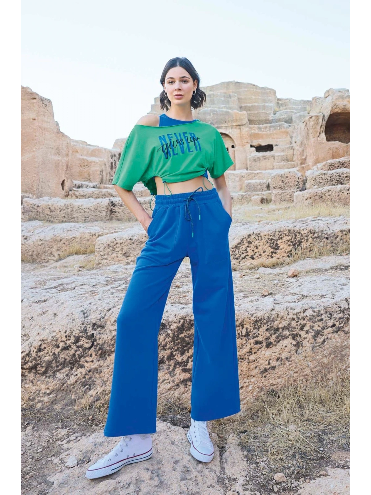 Seraviax Kısa Kollu Never Give Up 3lü Crop Eşofman Takımı