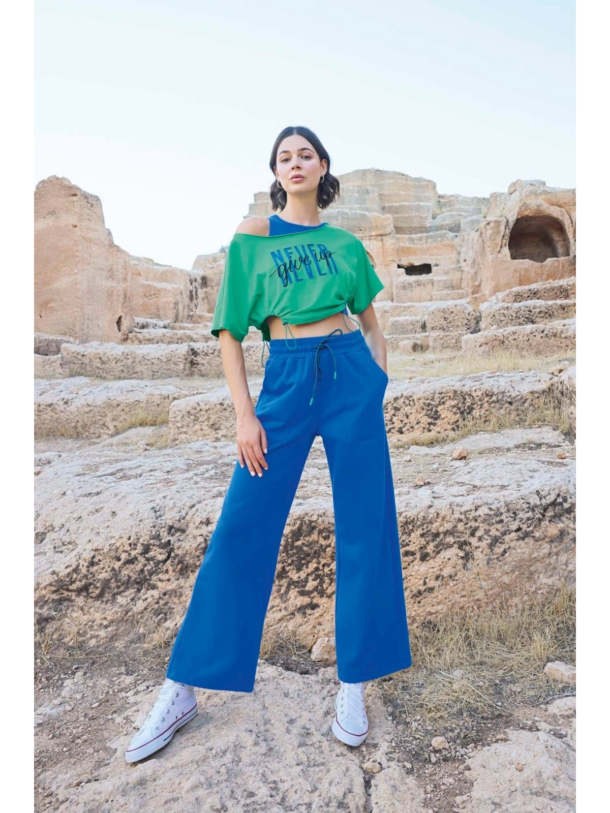 Seraviax Kısa Kollu Never Give Up 3lü Crop Eşofman Takımı