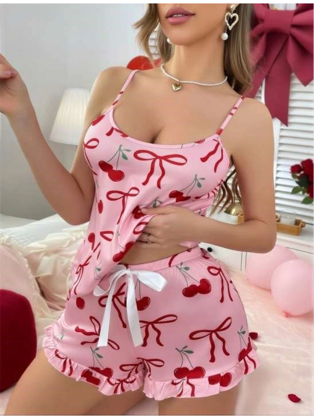 Seraviax Pembe Üstüne Kiraz Desenli Askılı Şortlu Pijama Takımı