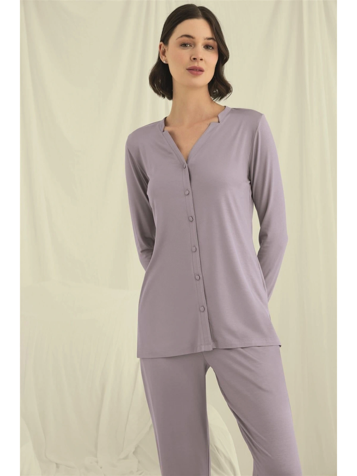 Seraviax Uzun Kollu Boydan Düğmeli V Yaka Pijama Takımı