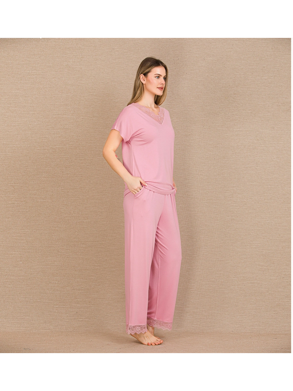Seraviax Viskon Şık Tasarım Dantel İşlemeli Pembe Kısa Kol Pijama Takımı