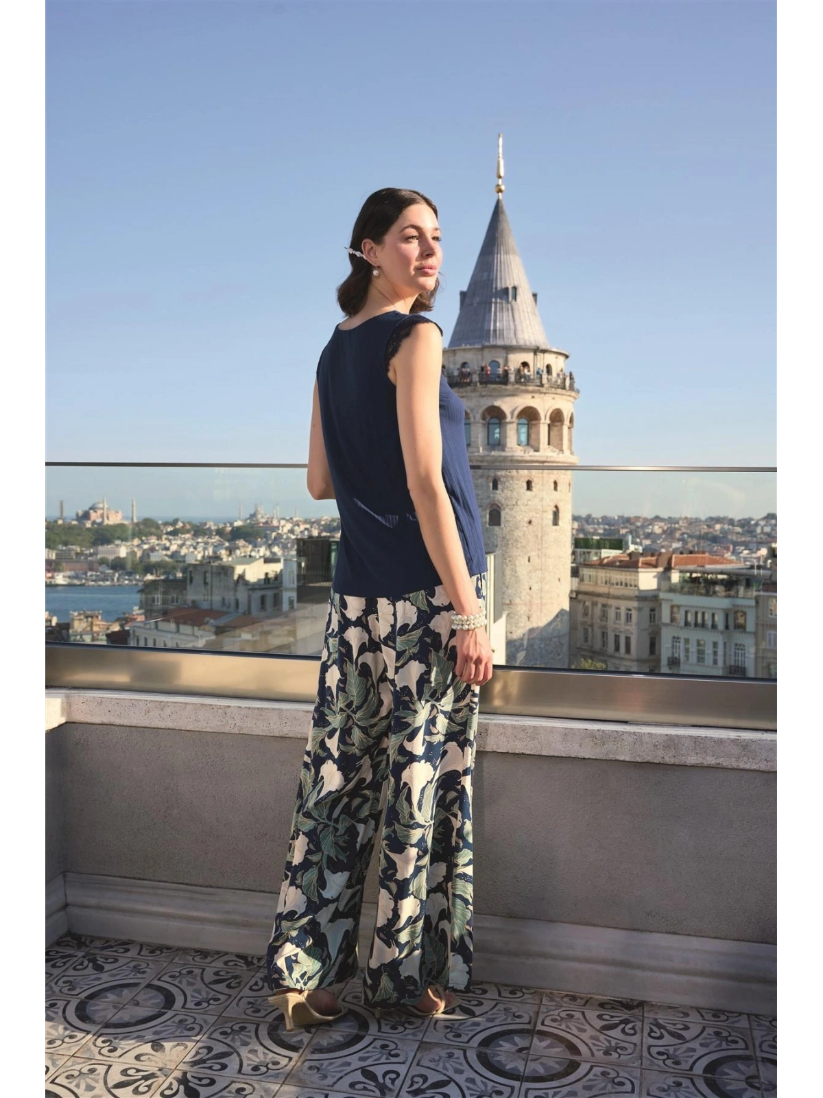 Seraviax Yaprak Desenli ve Dantelli 3lü Pijama Takımı