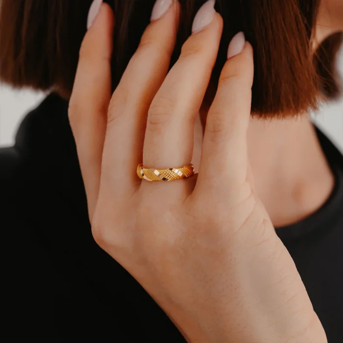 Çapraz Motifli Altın Yüzük AAYZK089