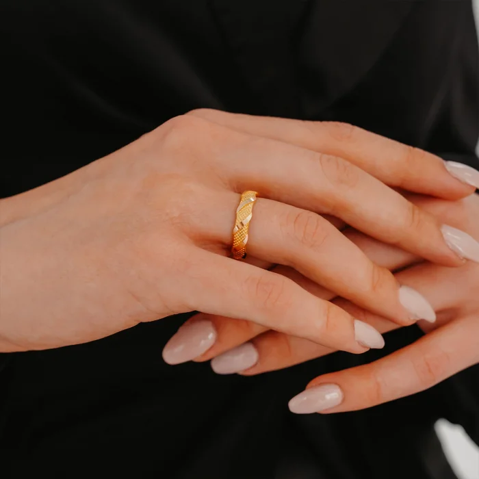 Çapraz Motifli Altın Yüzük AAYZK089