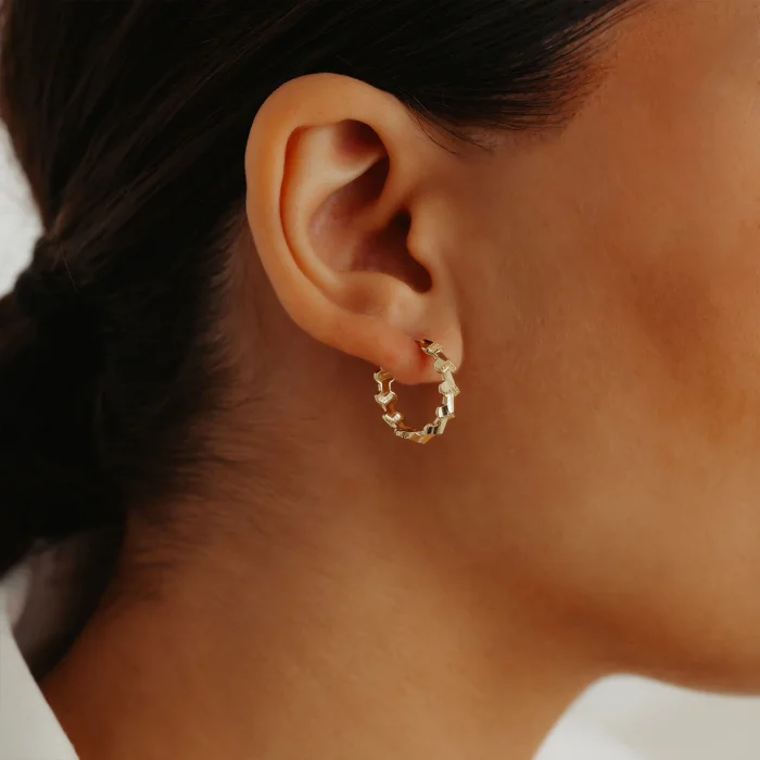 Minimal Taş Detay Halka Altın Küpe AAKPE046