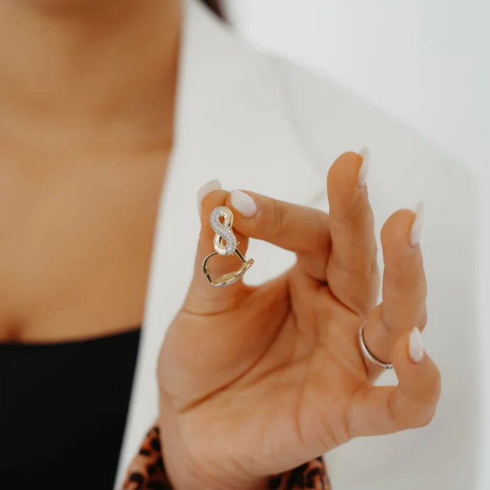 Dik Sonsuzluk Yarım Taşlı Altın Küpe AAKPE072