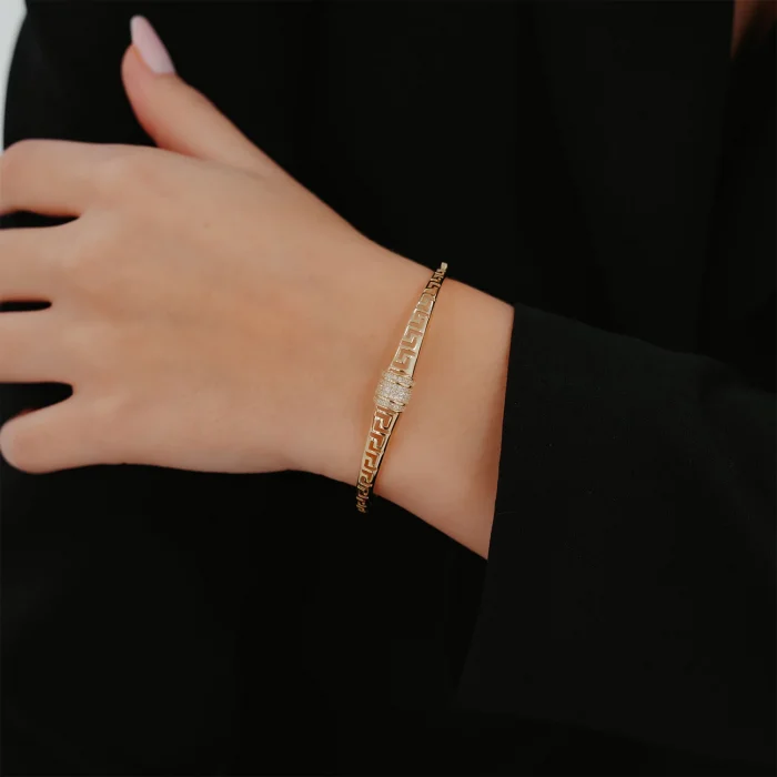 Grek Desenli Taşlı Kelepçe Altın Bileklik AABLK0116