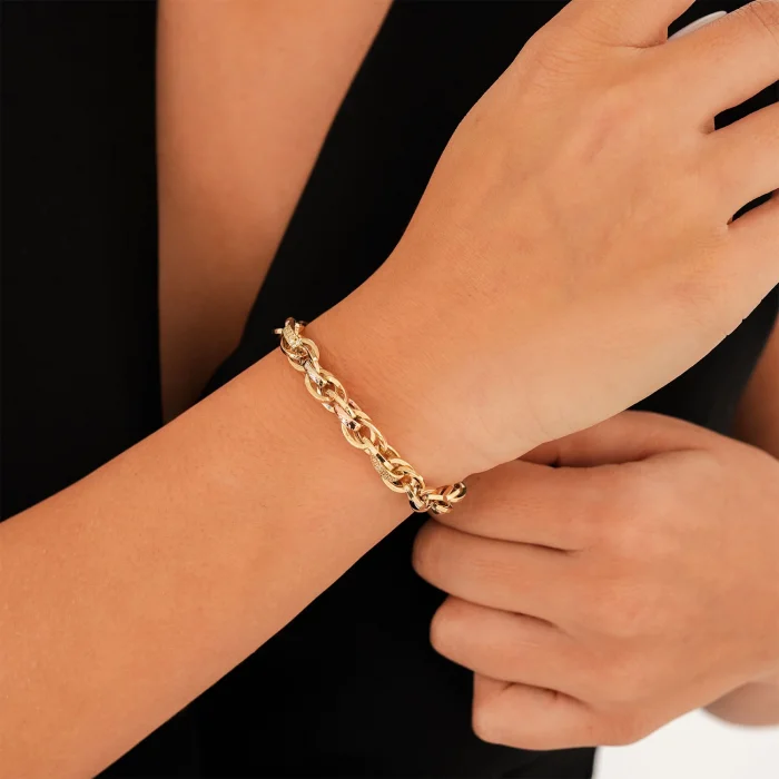 İç İçe Halka Taş Detay Altın Bileklik AABLK081