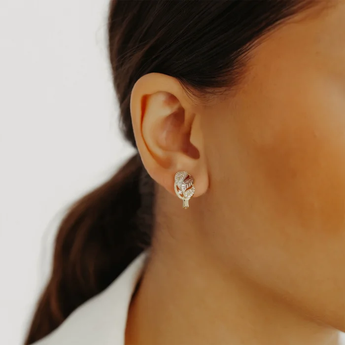 Kalemli Taşlı Yaprak Altın Küpe AAKPE028