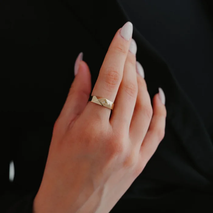 Mineli Kutup Yıldızlı Prizma Altın Yüzük AAYZK072