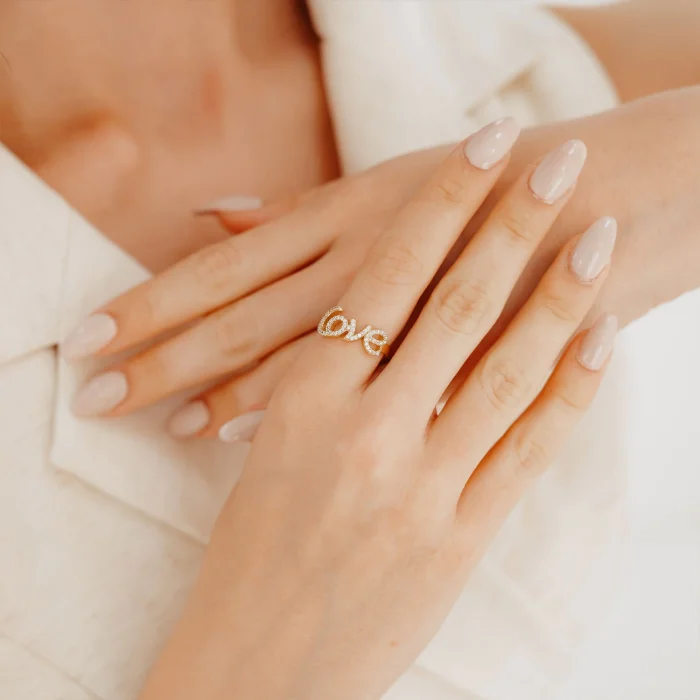 Taşlı LOVE Altın Yüzük AAYZK075