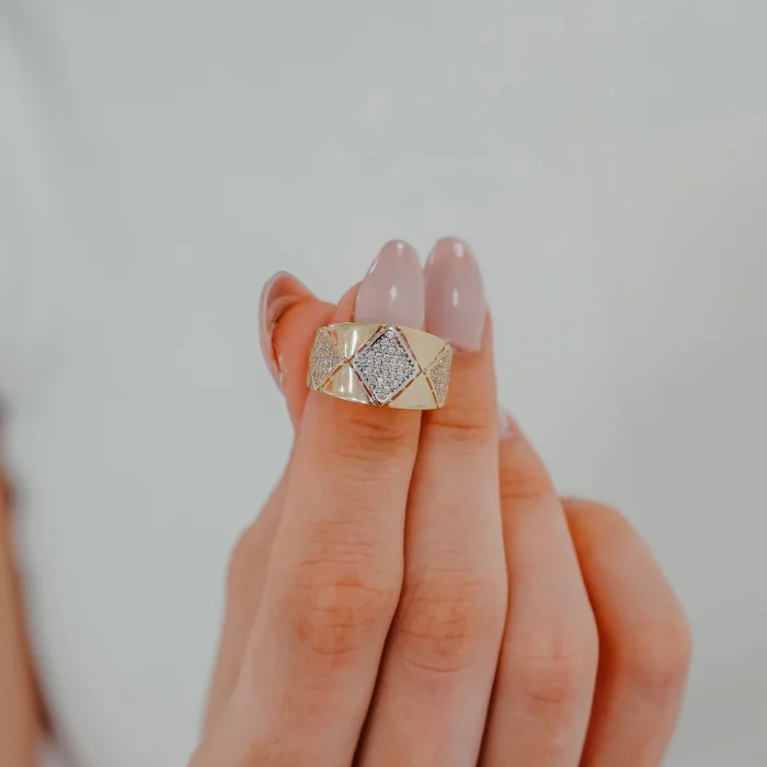 Mini Taşlı Geometrik Desen Altın Yüzük AAYZK0121