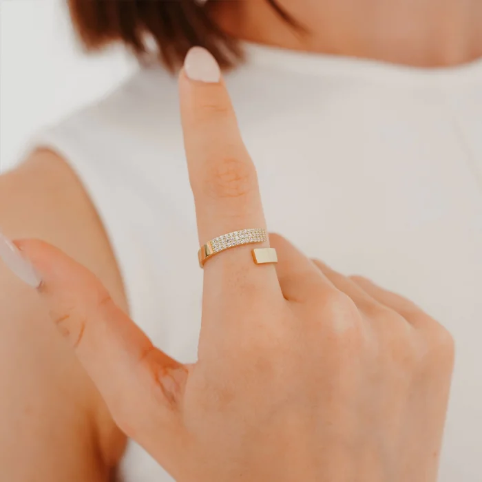 Geometrik Şekil Taşlı Altın Yüzük AAYZK069