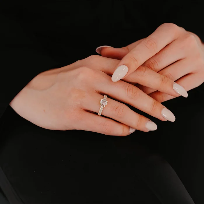 Minimal Taşlı Üçlü Baget Altın Yüzük AAYZK071