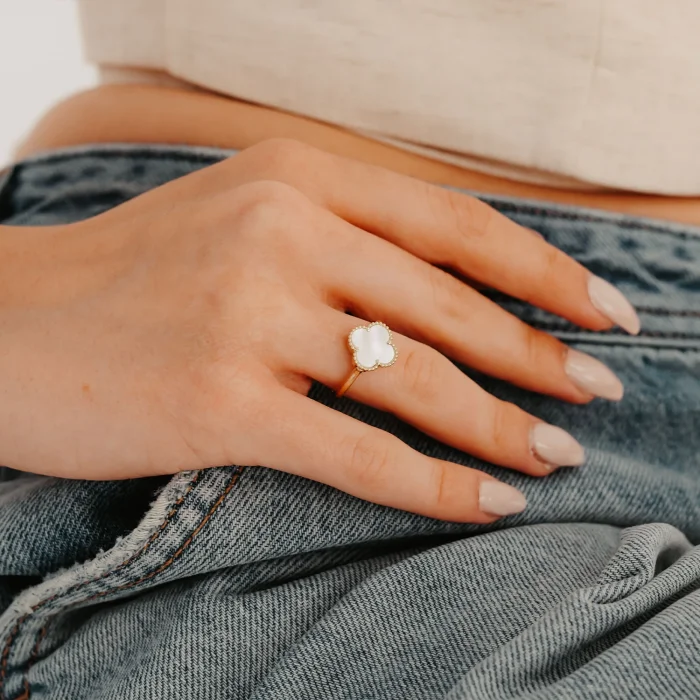 Sedefli Yonca Altın Yüzük AAYZK092