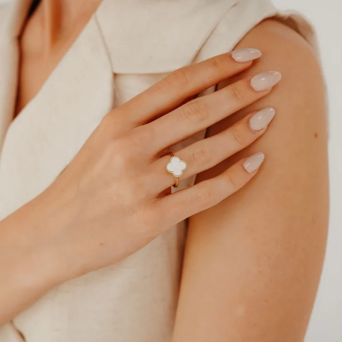 Sedefli Yonca Altın Yüzük AAYZK092