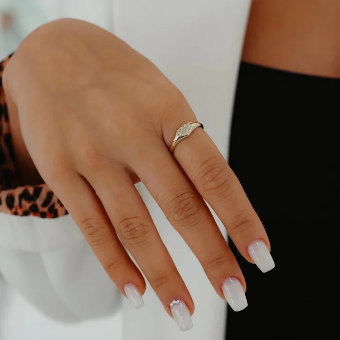 Taşlı Kalp Desen Altın Yüzük AAYZK0213