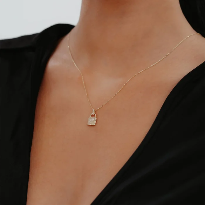 Taşlı Kilit Altın Kolye AAKLY033