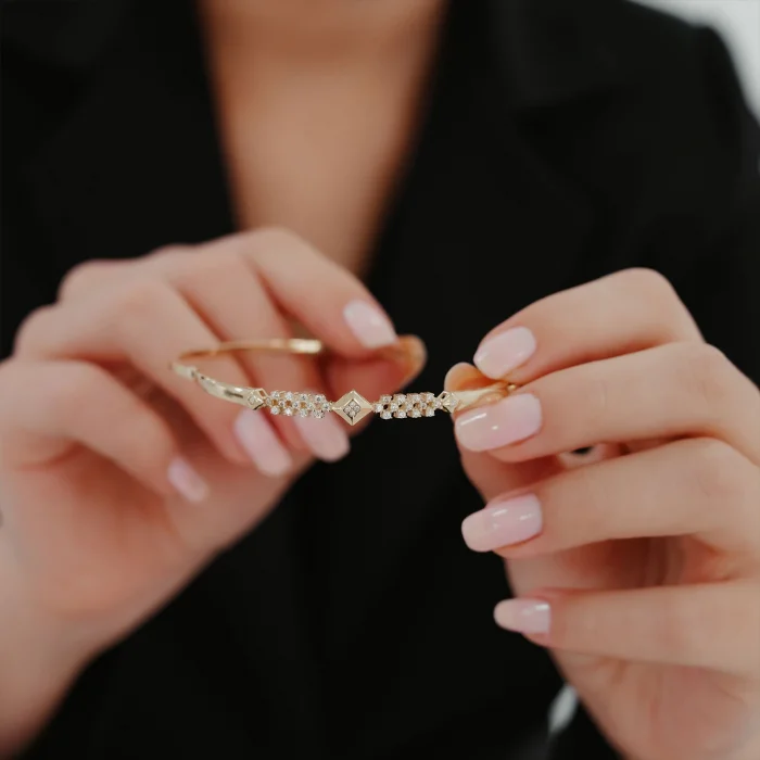 Minimal Taş Detay Kelepçe Altın Bileklik AABLK0111
