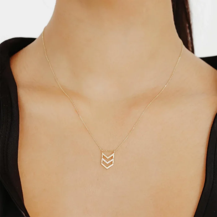 Taşlı V Plaka Altın Kolye AAKLY018