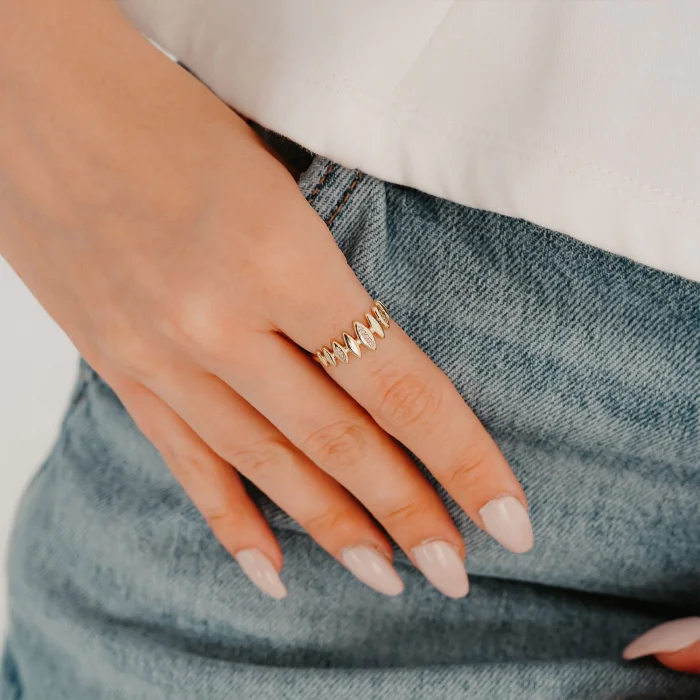 Minimal Taşlı Modern Altın Yüzük AAYZK025