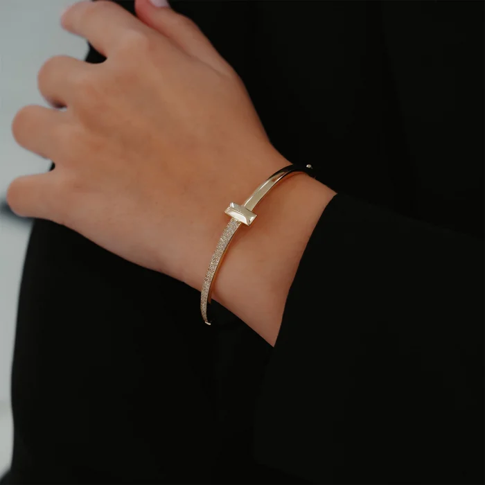 Yarı Taş T Model Kelepçe Altın Bileklik AABLK0106