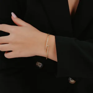 Çivi Model Kelepçe Altın Bileklik AABLK0115