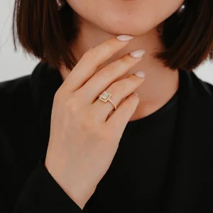 Kare Model Baget Taşlı Altın Yüzük AAYZK063