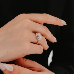 İki Sıralı Ful Taşlı Baget Altın Yüzük AAYZK0114