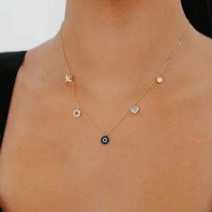 Laci Taşlı Çiçek Detay Şans Altın Kolye AAKLY089