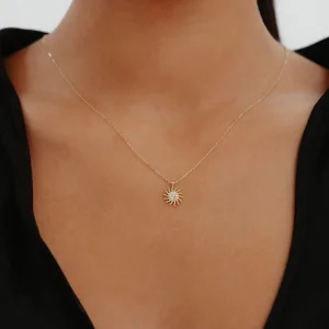 Minimal Taşlı Güneş Altın Kolye AAKLY015