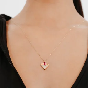 Pembe Taşlı Üçgen Altın Kolye AAKLY055